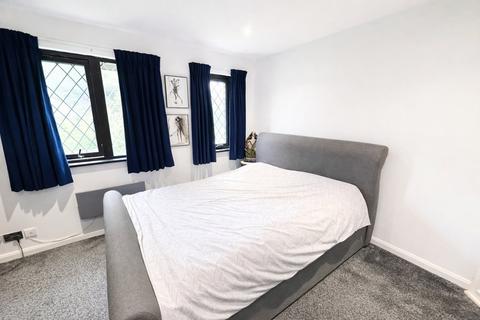 undefined, Kelly Close, Shepperton, TW17