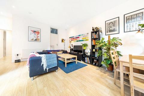 4 bedroom flat to rent, Rushcroft Road, SW2
