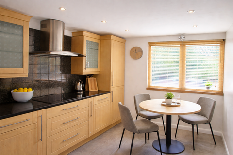 3 bedroom apartment to rent, Kinross House, Bemerton Estate, London