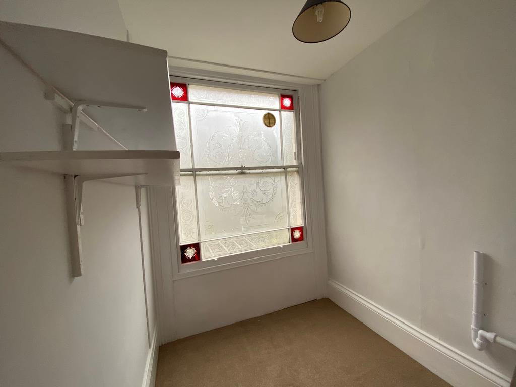 2 (Storage room/Stud