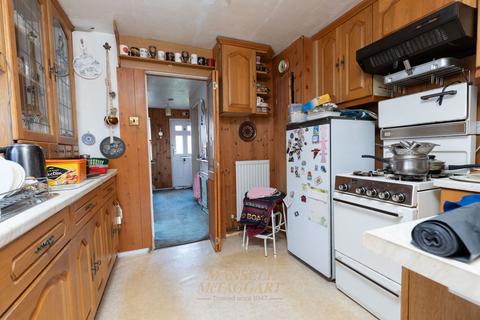 undefined, Woodside Crescent, Horley RH6