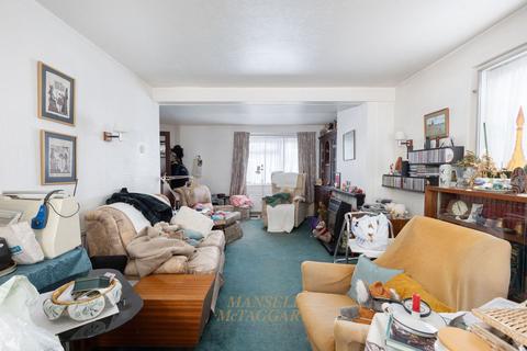 undefined, Woodside Crescent, Horley RH6