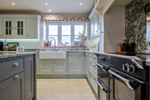 undefined, Oakley, Buckinghamshire
