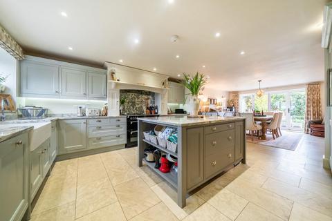 undefined, Oakley, Buckinghamshire