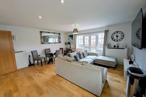 undefined, Springfield Close, Salfords, REDHILL