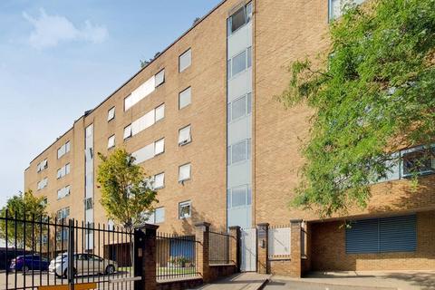 2 bedroom flat to rent, Arnhem Place, Isle Of Dogs, London, E14
