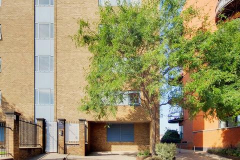 2 bedroom flat to rent, Arnhem Place, Isle Of Dogs, London, E14