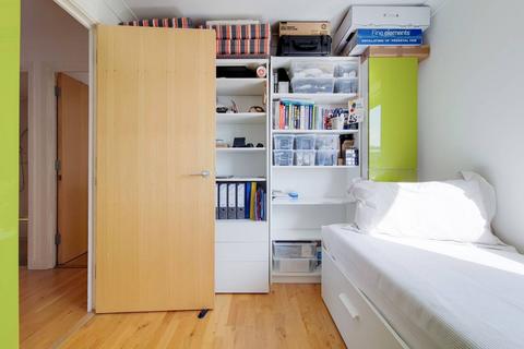 Arnhem Place, Isle Of Dogs, London, E14