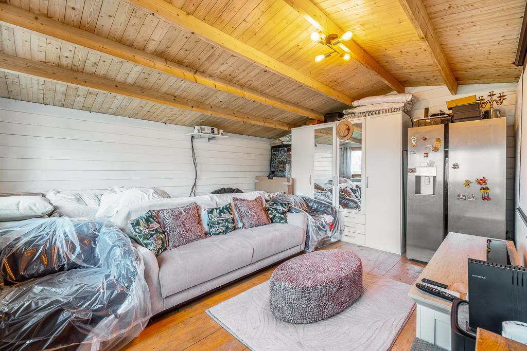 Living Area/Bedroom