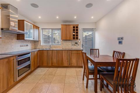 undefined, Henley Drive, Bermondsey, SE1