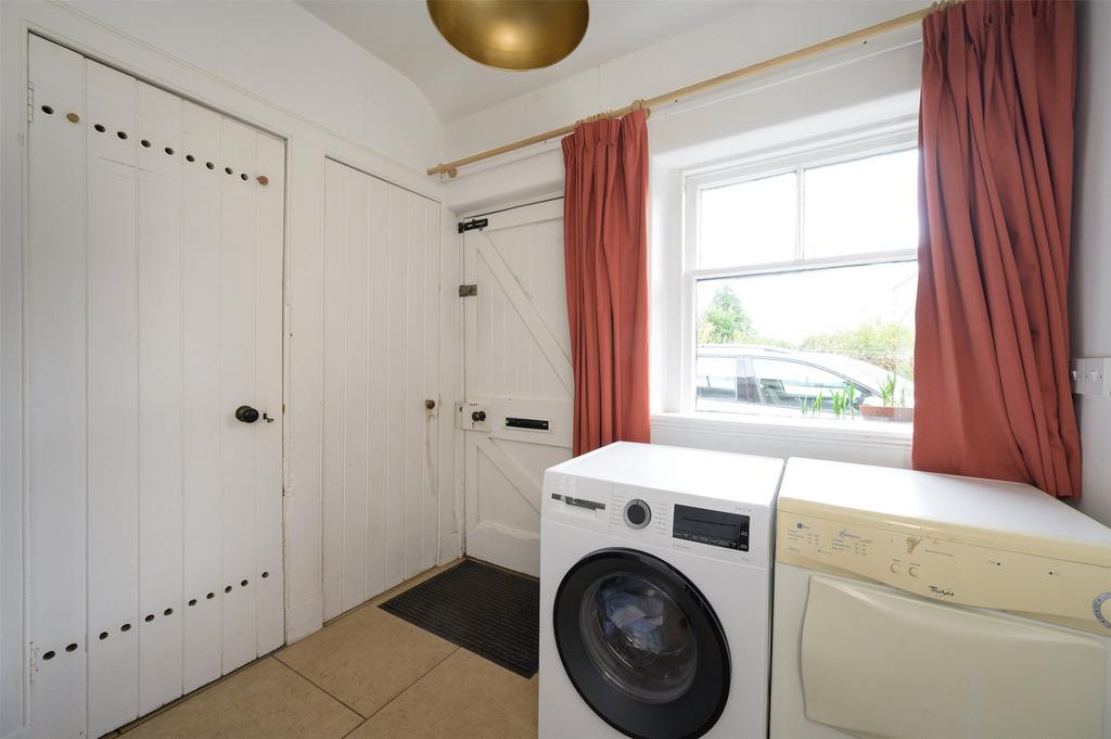 Utility/Boot Room Wc