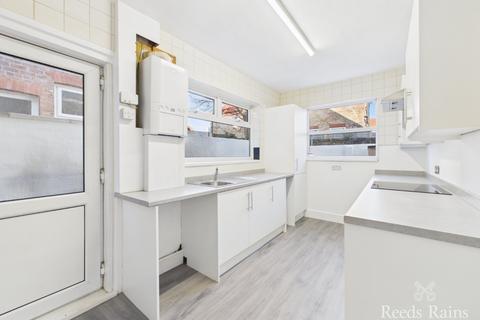 2 bedroom terraced house for sale, Scarborough Road, East Yorkshire YO16