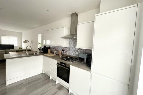 3 bedroom detached house for sale, St. Peter Street, Rochester, ME1 2DE