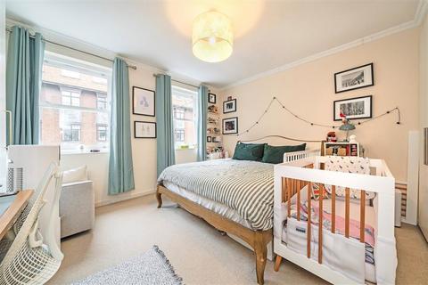 2 bedroom flat to rent, Beaumont Street, London W1G