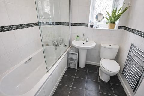 undefined, Furze Close, Luton, Bedfordshire, LU2 7UB