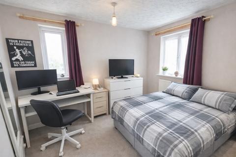 undefined, Furze Close, Luton, Bedfordshire, LU2 7UB