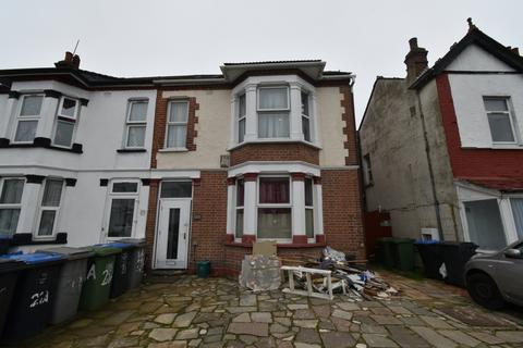 4 bedroom flat to rent - Wembley, HA0