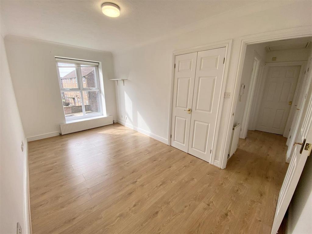 Bedroom 1.jpg