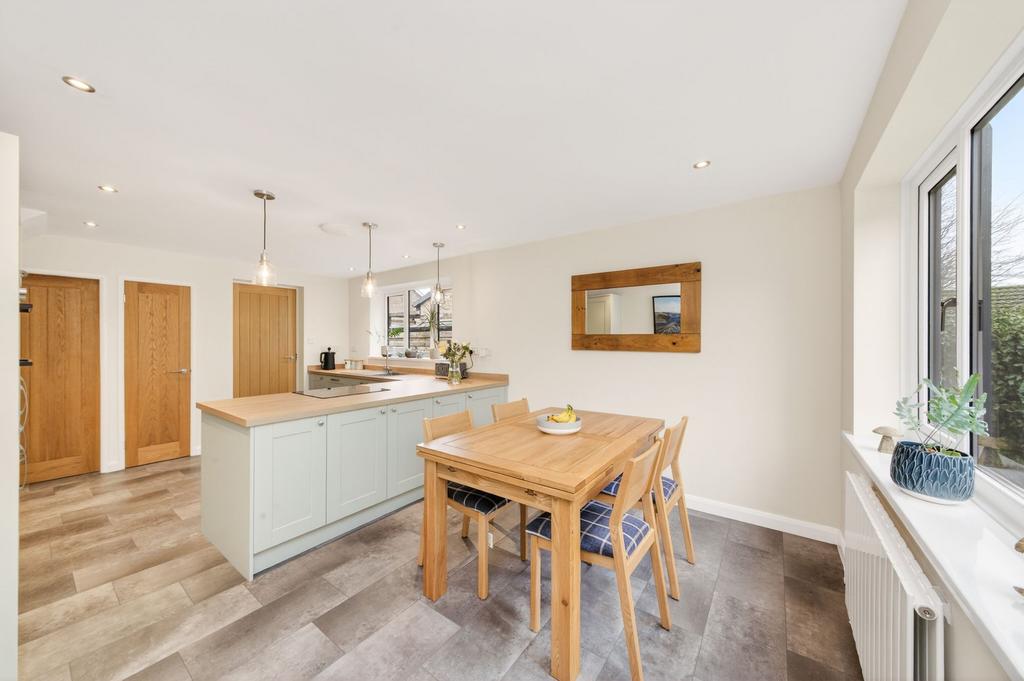 Dining kitchen