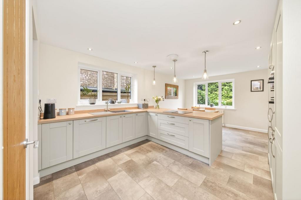 Dining kitchen