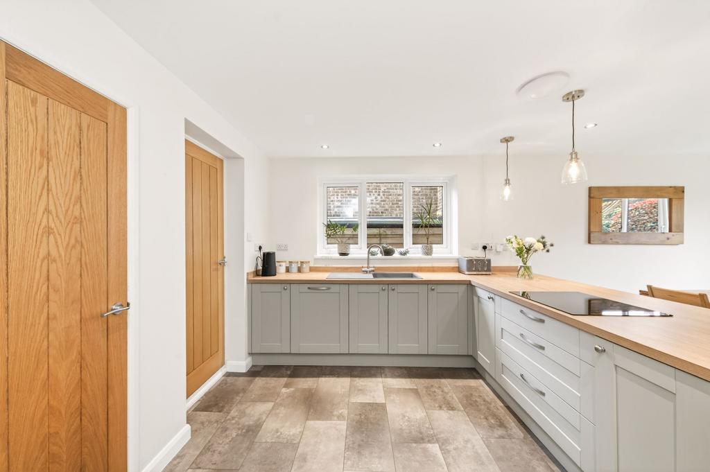 Dining kitchen