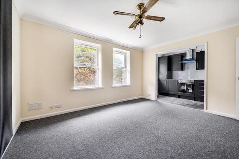 2 bedroom flat to rent, Wilson Road,  Reading,  RG30