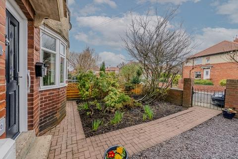 2 bedroom flat for sale, Wych Elm Crescent, High Heaton, NE7