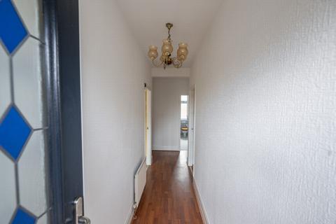 2 bedroom flat for sale, Wych Elm Crescent, High Heaton, NE7