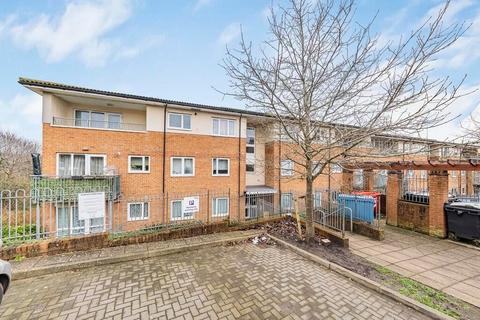 1 bedroom flat for sale, Windrush Drive, High Wycombe, HP13