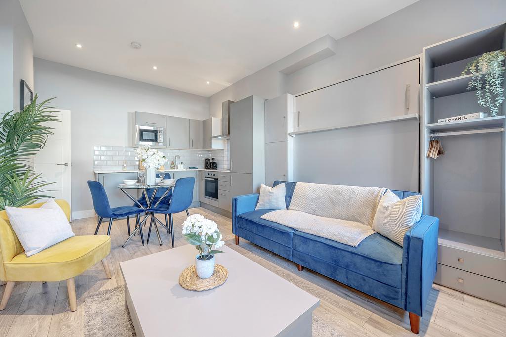 Living Room/Kitchen