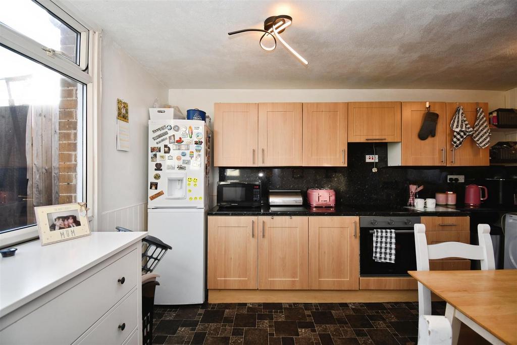 Kitchen / dining room