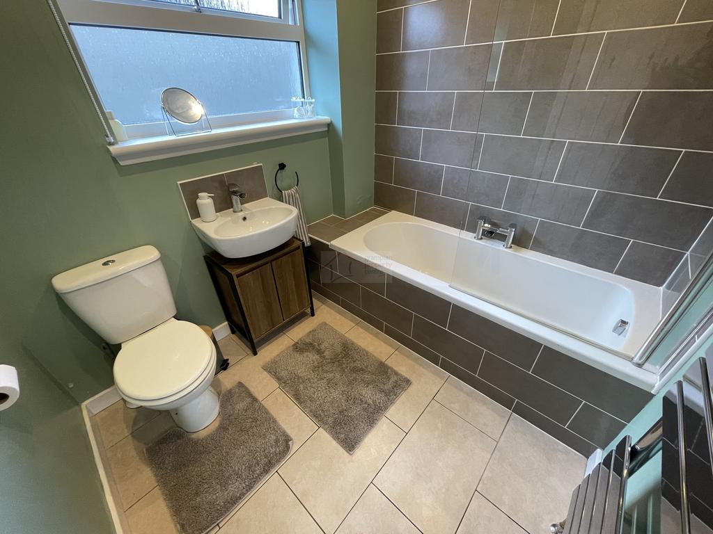 Bathroom.JPG