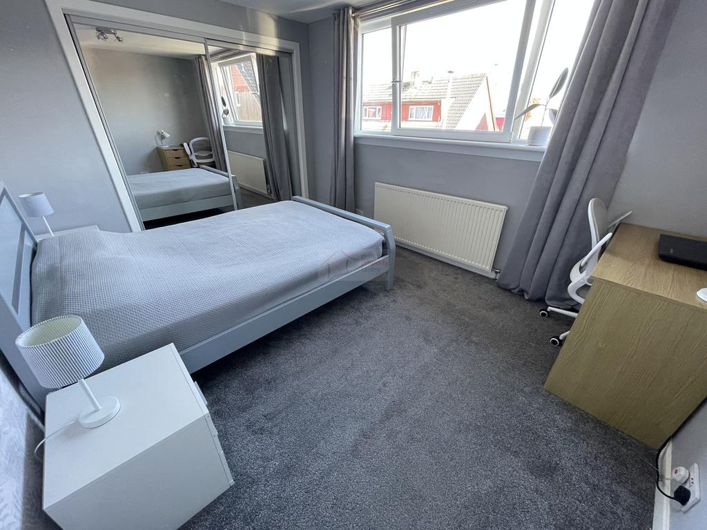 Bedroom 1a.JPG