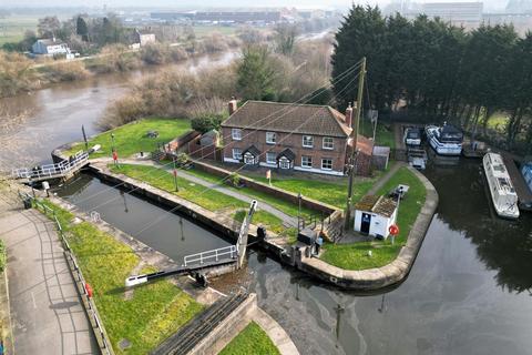 2 bedroom semi-detached house for sale, Shipyard Road, Selby