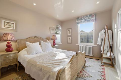 4 bedroom semi-detached house for sale, Cobham Road, Kingston Upon Thames KT1