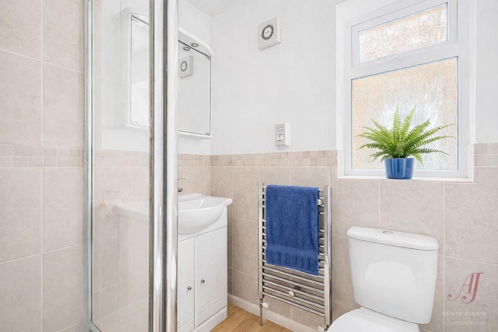 Shower room.png