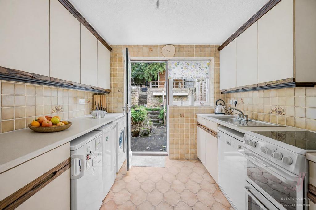 Kitchen out.png