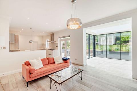 undefined, Love Lane, Pinner, HA5