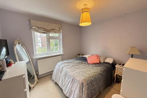 2 bedroom flat for sale, Priory Road, London NW6