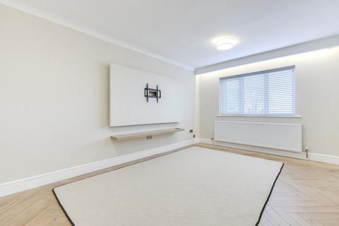 2 bedroom flat for sale, Kerry Garth, Horsforth, Leeds, West Yorkshire, LS18