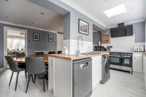 3 bedroom terraced house for sale, Kingfisher Close, Bradwell