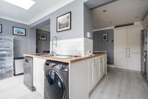 3 bedroom terraced house for sale, Kingfisher Close, Bradwell