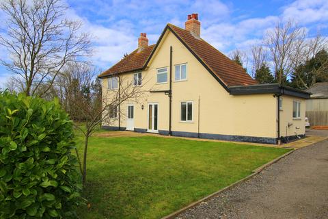 3 bedroom detached house to rent, Larkhall Road, Fordham