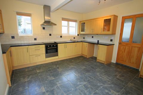 3 bedroom detached house to rent, Larkhall Road, Fordham