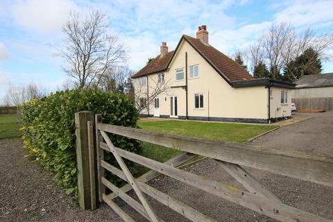 3 bedroom detached house to rent, Larkhall Road, Fordham