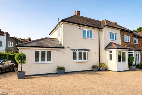 3 bedroom semi-detached house for sale, Foxbury Close, Bromley BR1