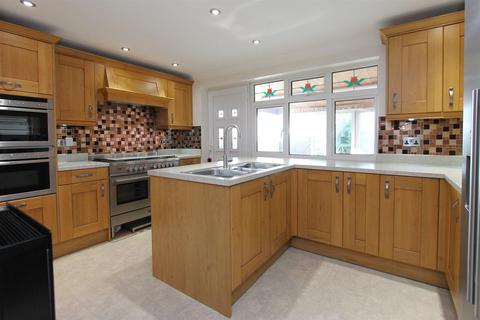 3 bedroom semi-detached house for sale, Stourbridge Road, Kidderminster