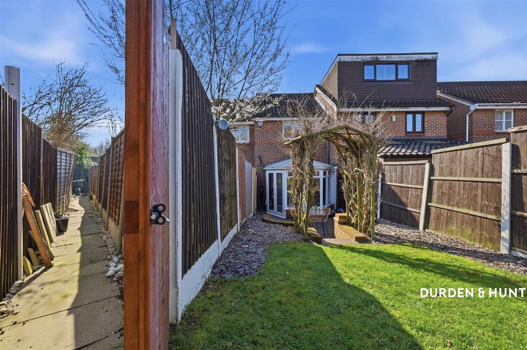 Maybury Close