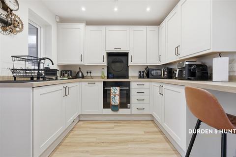 2 bedroom terraced house for sale, Maybury Close, Loughton, IG10