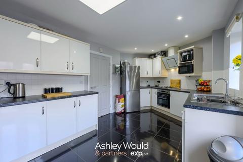 4 bedroom end of terrace house for sale, Clancey Way, Halesowen B63